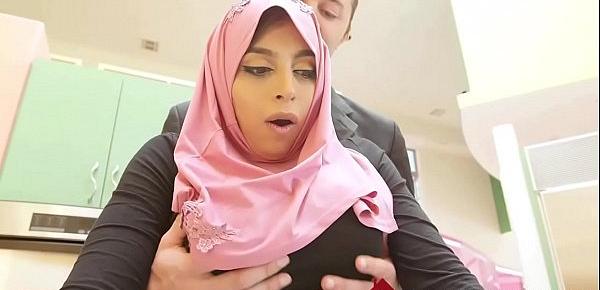  Beautiful Muslim Daughter Ella Knox Enjoys Dirty Family Sex In Dubai